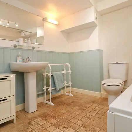 Town Centre Apartment With Parking Padstow Exterior photo