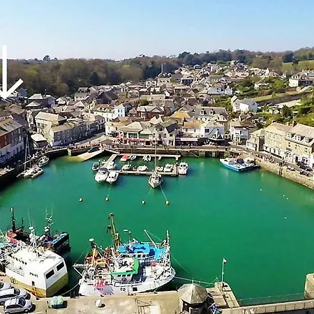 Town Centre Apartment With Parking Padstow Exterior photo